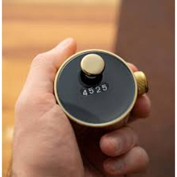 Nanu Brass Vintage Nudge Counter - Picture 1 of 4